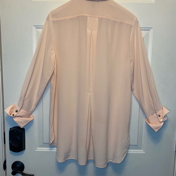 Banana Republic 100% Silk Collared   Covered Buttons Peach Blouse Tunic Sz. S - Picture 2 of 14